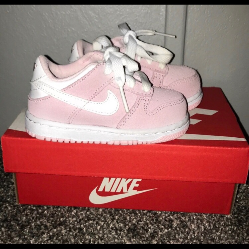 Little Nike dunk low